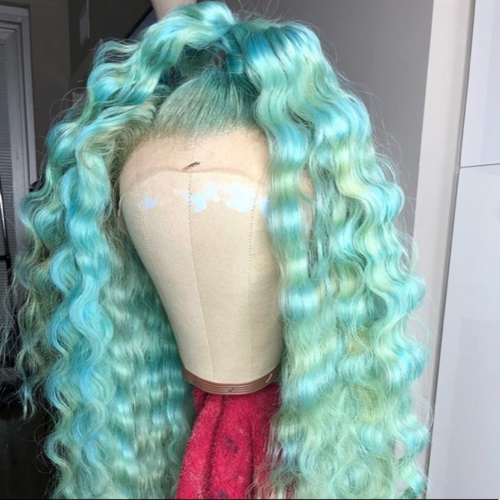 Mint green frontal wig ! must go!